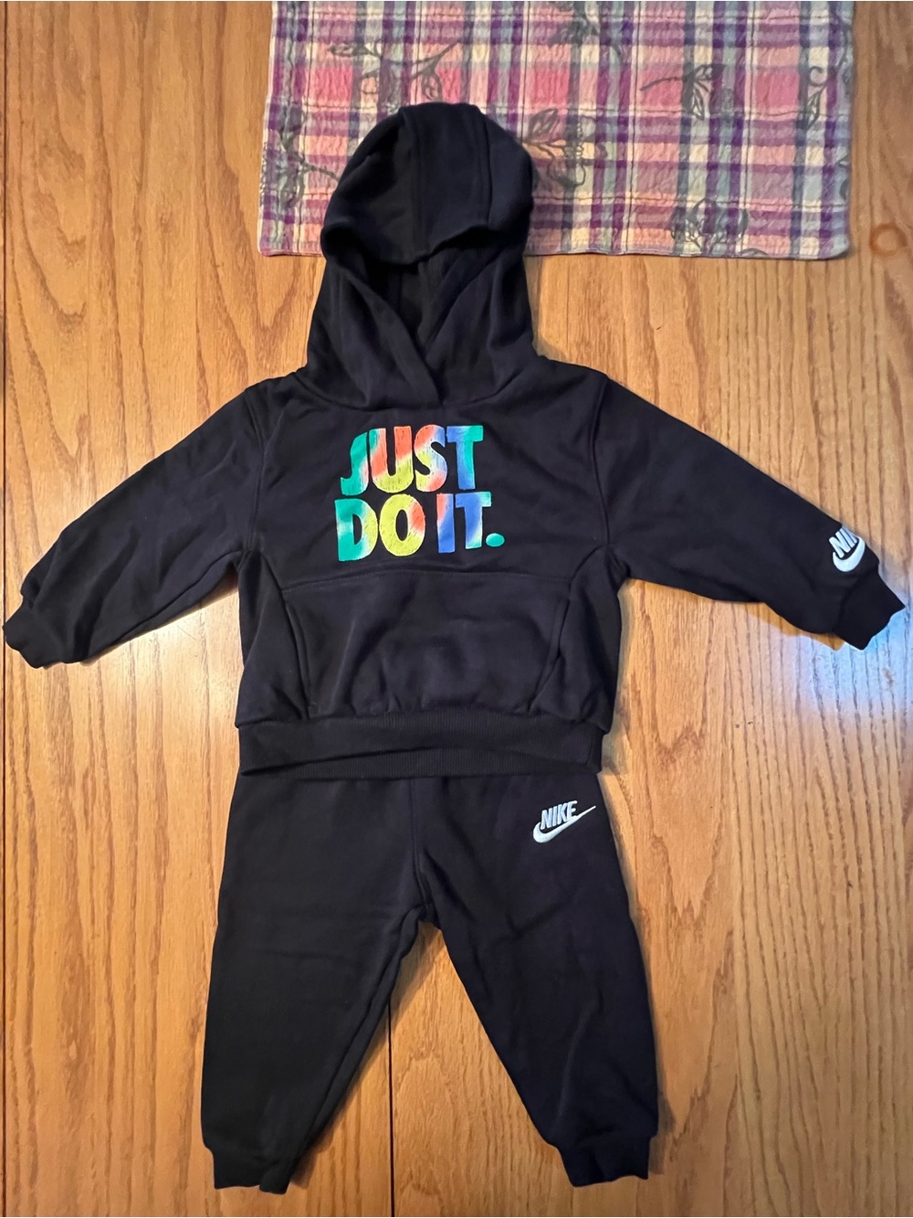 Nike Black Hoodie & Joggers Kids Set with Multicolor 'Just Do It' Logo, GUC, 18m